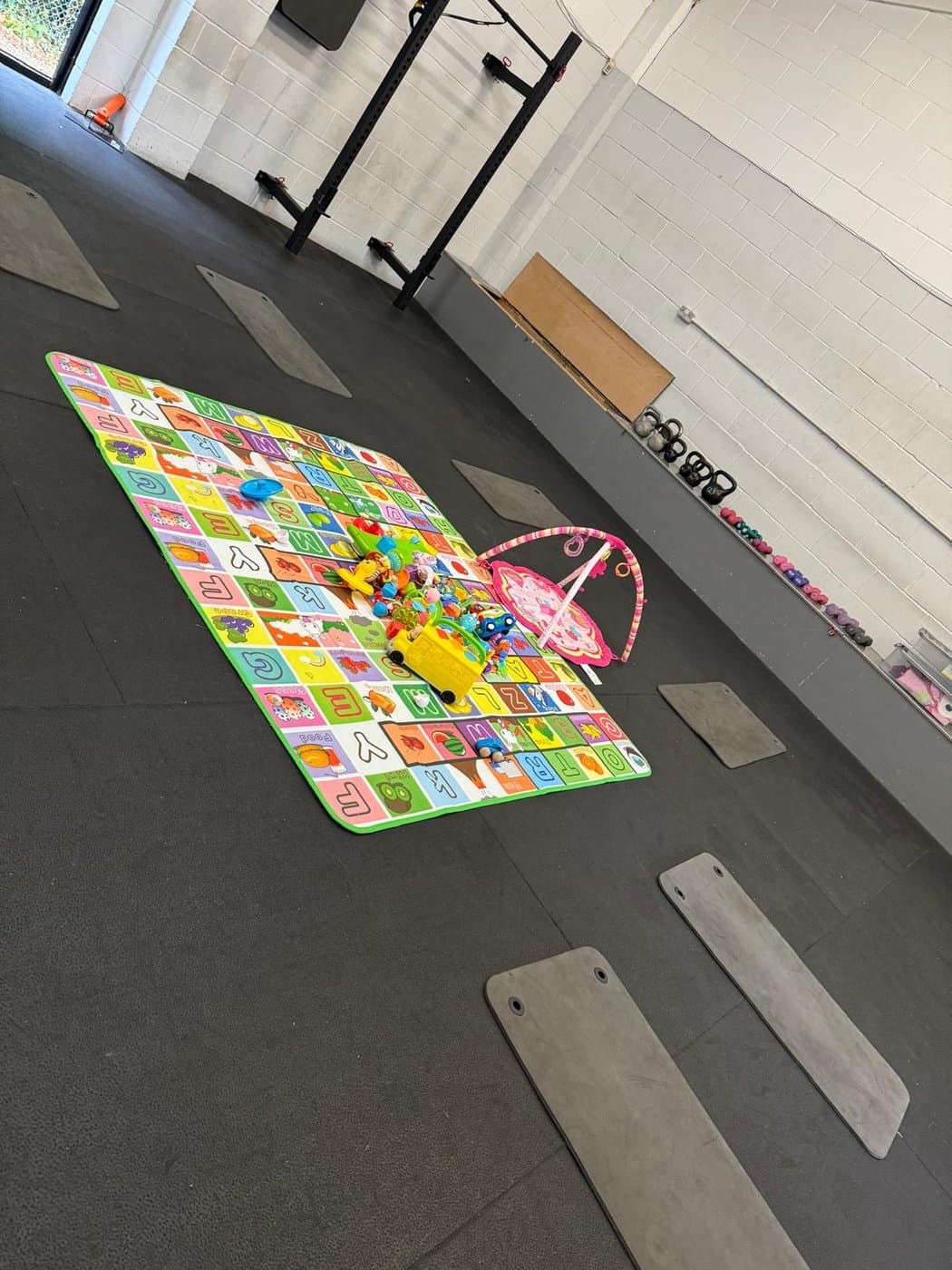 Overhead view of a class circuit setup with stations for parents